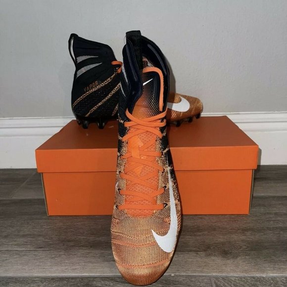 Nike Vapor Untouchable 3 Elite Football Cleat Black Orange AO3006-081 NEW IN BOX